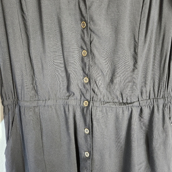 Modcloth Womens Black So Field With Joy Roll Tab Sleeve Romper-Size L - Picture 6 of 12